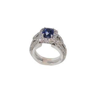 Sapphires Woman Ring: Timeless Elegance