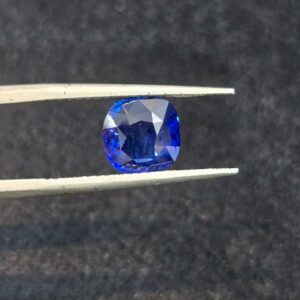 Natural vivid Blue Sapphire
